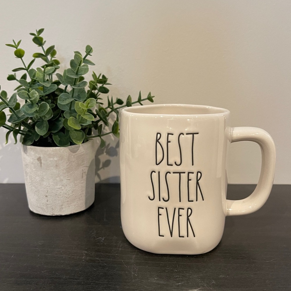 RAE DUNN BEST SISTER EVER MUG